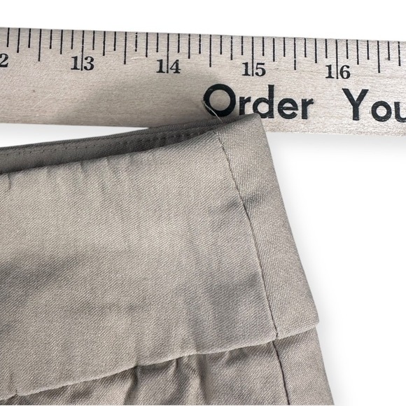 CHICO'S So Slimming Shorts Tan Beige Size 0.5 Bermuda Style Women's - Picture 6 of 10